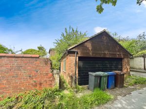 Detached Garage - click for photo gallery